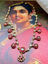 Load image into Gallery viewer, Kundan necklace in silver 925 and gold polish
