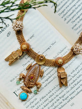 Load image into Gallery viewer, Statement vintage style necklace
