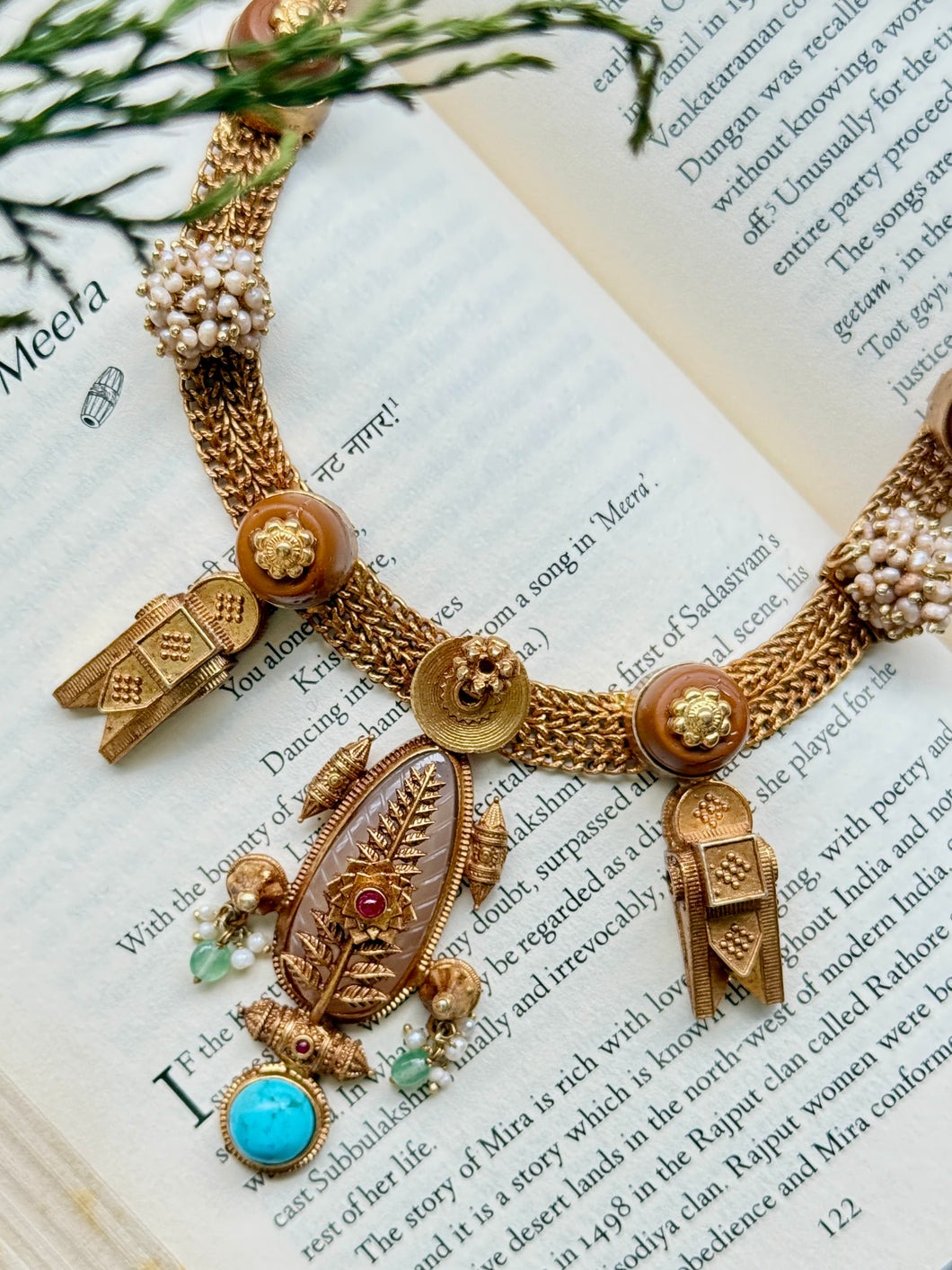 Statement vintage style necklace