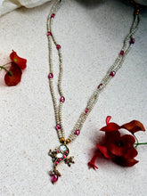 Load image into Gallery viewer, Pearl bunch necklace

