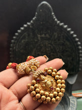Load image into Gallery viewer, Statement vintage nagaru &amp; coral necklace
