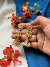Load image into Gallery viewer, Vintage style statement earrings

