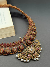 Load image into Gallery viewer, Statement mango necklace with earrings in silver 925 and gold polish
