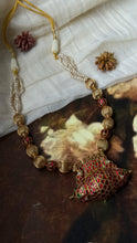 Load image into Gallery viewer, Statement kundan necklace
