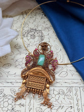 Load image into Gallery viewer, Vintage style statement pendant
