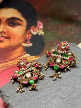 Load image into Gallery viewer, Kundan work earrings in gold polish
