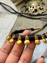 Load image into Gallery viewer, Vintage style thread choker in silver 925

