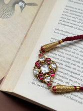 Load image into Gallery viewer, Kundan choker with adjustable thread work
