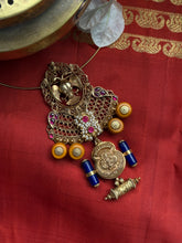 Load image into Gallery viewer, Statement vintage 925gold polish hasli with pendant-17
