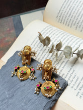 Load image into Gallery viewer, Kundan work earrings in gold polish
