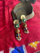 Load image into Gallery viewer, Silver 925 gold polish vintage  Kundan earrings
