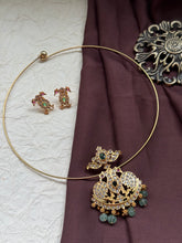 Load image into Gallery viewer, Vintage style pendant and earring  set with cut stones
