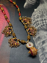 Load image into Gallery viewer, Vintage style statement necklace
