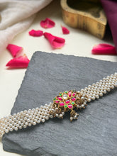 Load image into Gallery viewer, Kundan and pearl choker in silver 925

