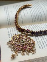 Load image into Gallery viewer, Kundan necklace in silver 925 and gold polish
