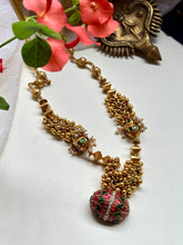 Load image into Gallery viewer, Statement vintage style gungroo necklace
