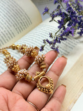Load image into Gallery viewer, Pearl necklace handcrafted in silver 92.5 and gold polish

