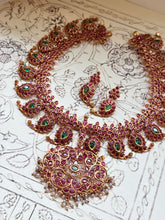 Load image into Gallery viewer, Statement mango necklace with earrings in silver 925 and gold polish
