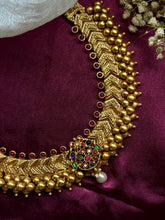 Load image into Gallery viewer, Statement vintage style Thushi necklace
