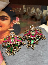 Load image into Gallery viewer, Kundan work earrings in gold polish

