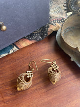 Load image into Gallery viewer, Vintage inspired (925 silver) earrings in gold polish-3
