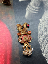 Load image into Gallery viewer, Vintage style statement pendant

