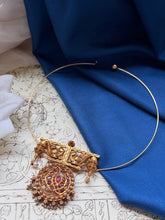Load image into Gallery viewer, Vintage style statement pendant
