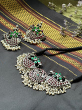 Load image into Gallery viewer, Statement kundan fish necklace
