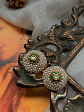 Load image into Gallery viewer, Gajra pearl earrings
