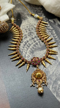 Load image into Gallery viewer, Statement vintage necklace
