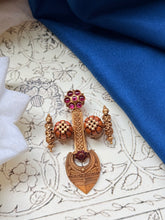 Load image into Gallery viewer, Vintage style statement pendant
