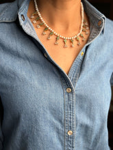 Load image into Gallery viewer, Dainty necklace on pearls
