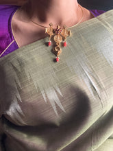 Load image into Gallery viewer, Vintage statement pendant
