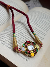 Load image into Gallery viewer, Kundan choker with adjustable thread work
