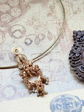Load image into Gallery viewer, Vintage style pendant in silver 925 and gold polish
