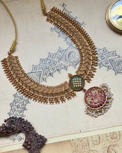 Load image into Gallery viewer, Statement vintage style necklace
