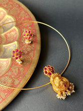 Load image into Gallery viewer, Vintage nagru pendant with earrings
