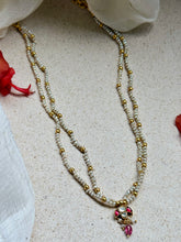 Load image into Gallery viewer, Pearl bunch necklace
