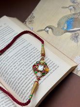 Load image into Gallery viewer, Kundan choker with adjustable thread work
