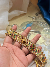 Load image into Gallery viewer, Vintage style statement choker

