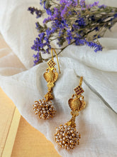 Load image into Gallery viewer, Vintage style statement earrings in sliver 925 in gold polish
