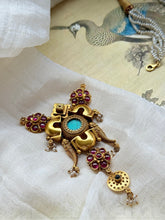 Load image into Gallery viewer, Vintage style statement pendant
