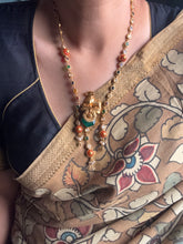 Load image into Gallery viewer, Nandi necklace in silver 925 and gold polish
