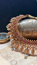 Load image into Gallery viewer, Statement vintage style kundan necklace set
