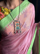 Load image into Gallery viewer, Handpainted Mughal flower pendant necklace
