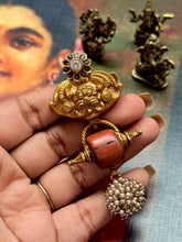 Load image into Gallery viewer, Vintage style statement pendant
