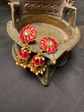 Load image into Gallery viewer, Silver 92.5 gold polish kundan earrings
