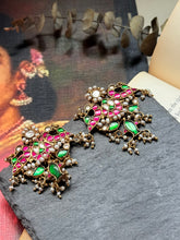 Load image into Gallery viewer, Kundan work earrings in gold polish
