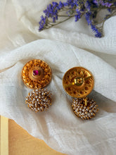 Load image into Gallery viewer, Vintage style statement earrings in sliver 925 in gold polish
