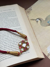 Load image into Gallery viewer, Kundan choker with adjustable thread work
